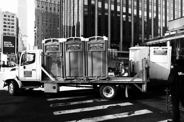 Best Luxury portable toilet rental  in Samsula Spruce Creek, FL